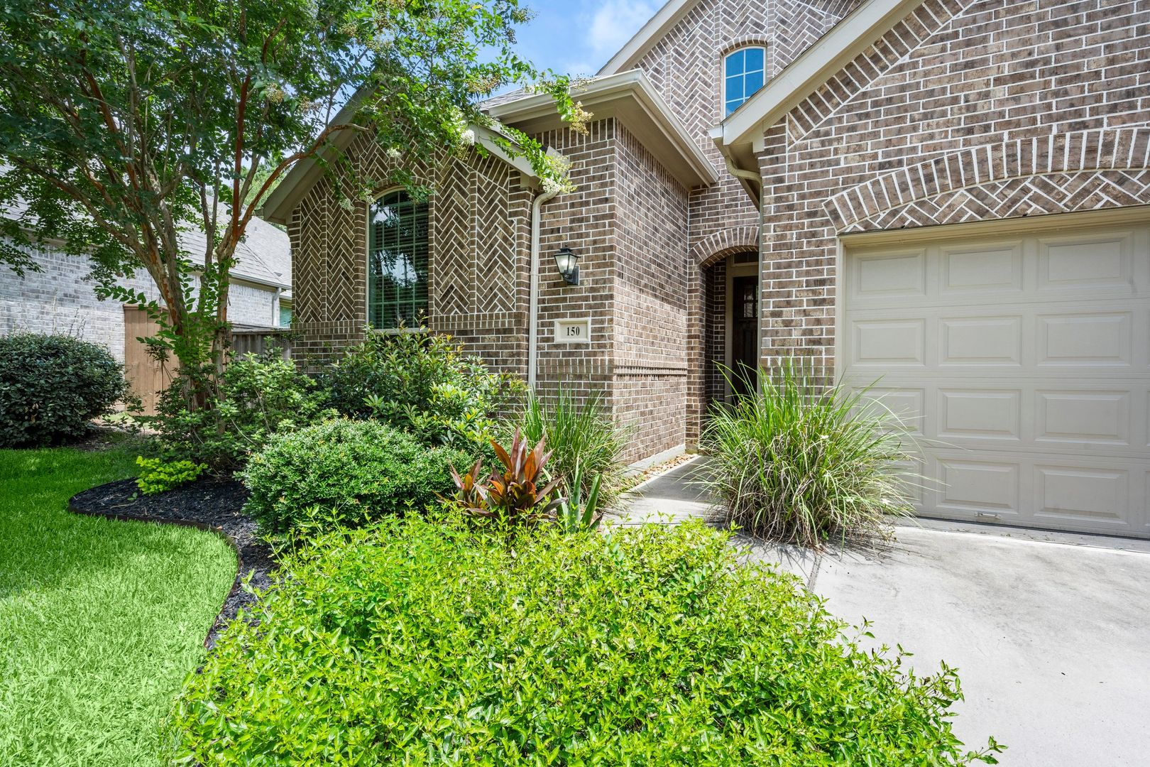 Montgomery House: 150 Mayfield Drive