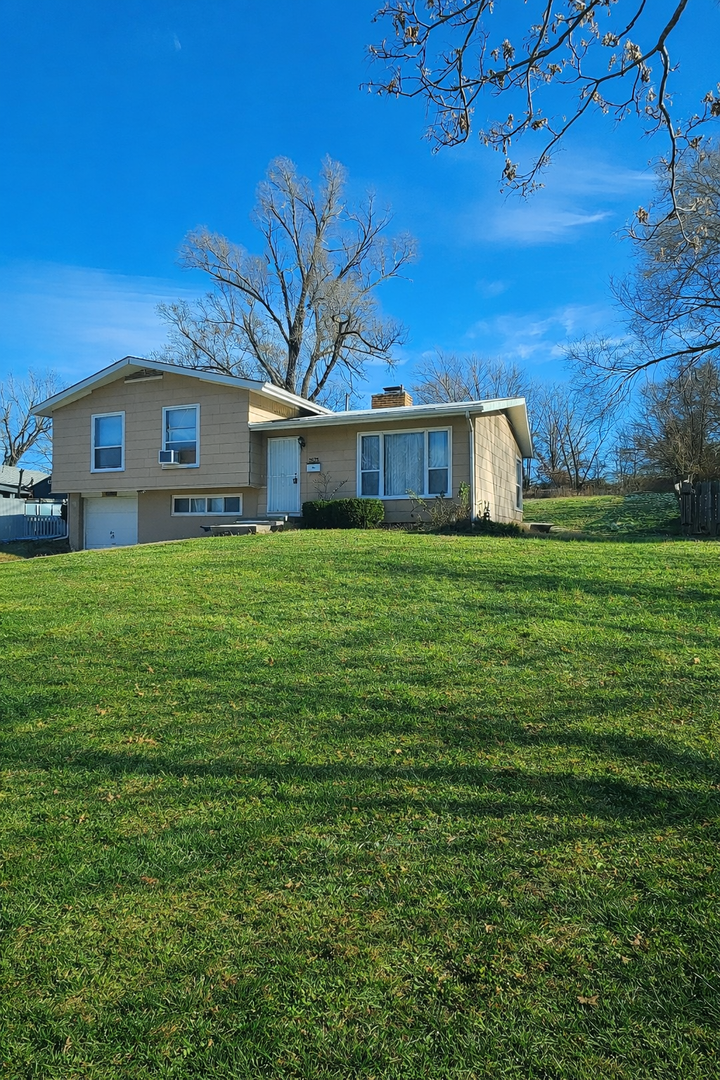 Kansas City House: 9625 Beacon Ave.