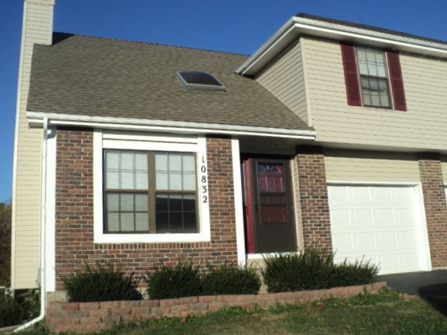Lenexa Apartment: 10830-10832 Haskins