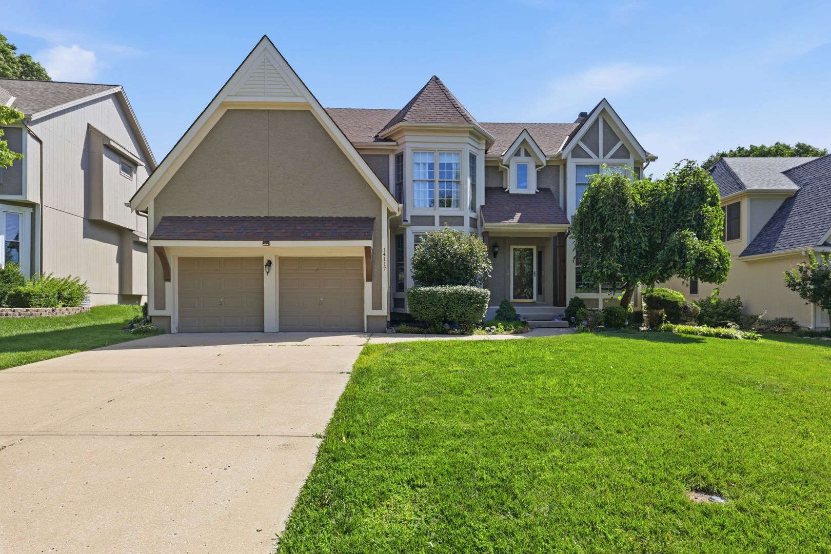 Overland Park House: 14117 Parkhill Lane