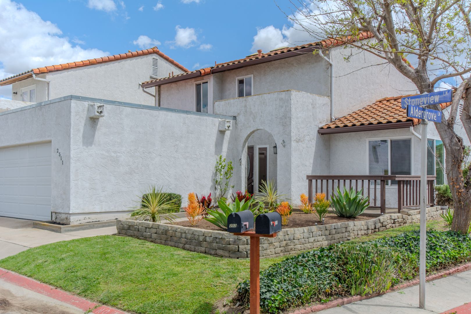 Spring Valley House: 2511 Stoneview Ln