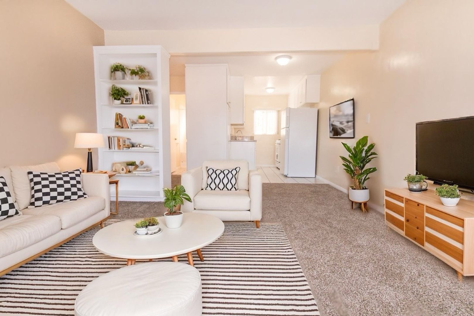 San Diego Apartment: 765 Agate St.