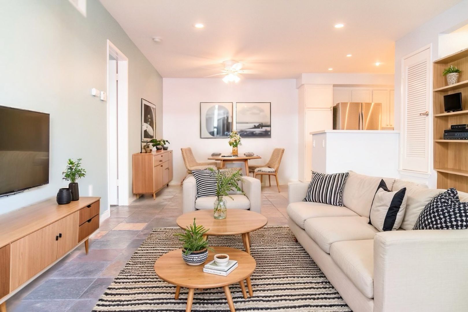 San Diego Apartment: 12269 Carmel Vista #169