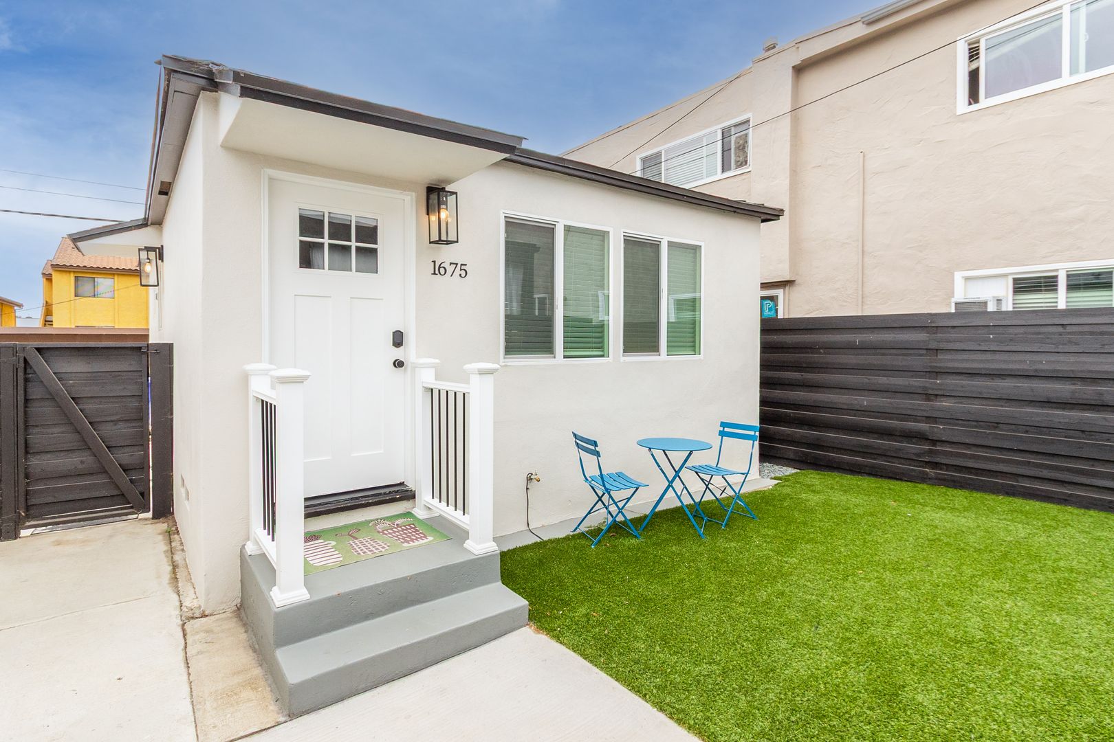 San Diego Apartment: 1671-75 Diamond St - 1675