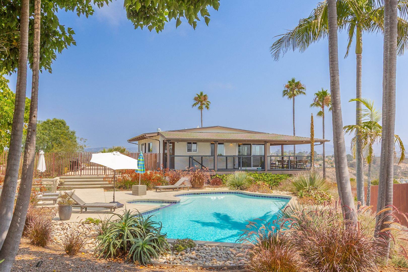 Encinitas House: 1827 Crest Drive