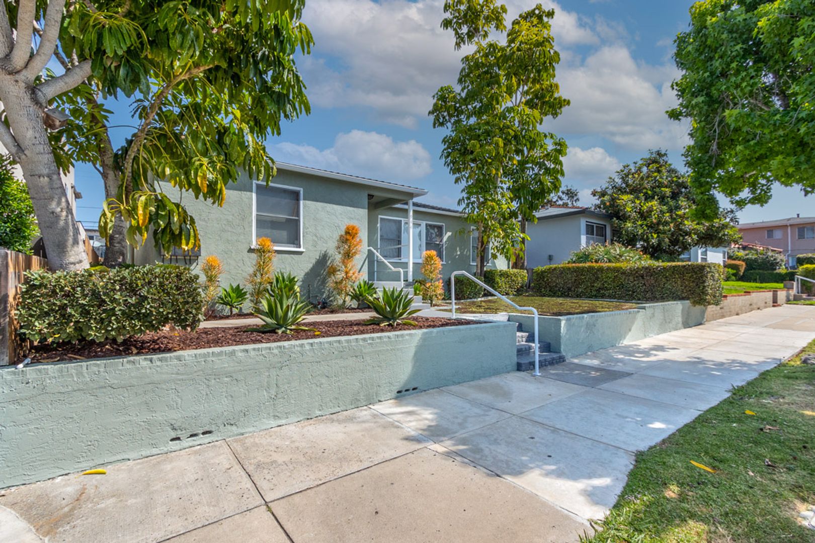San Diego Townhome: 944 Opal St