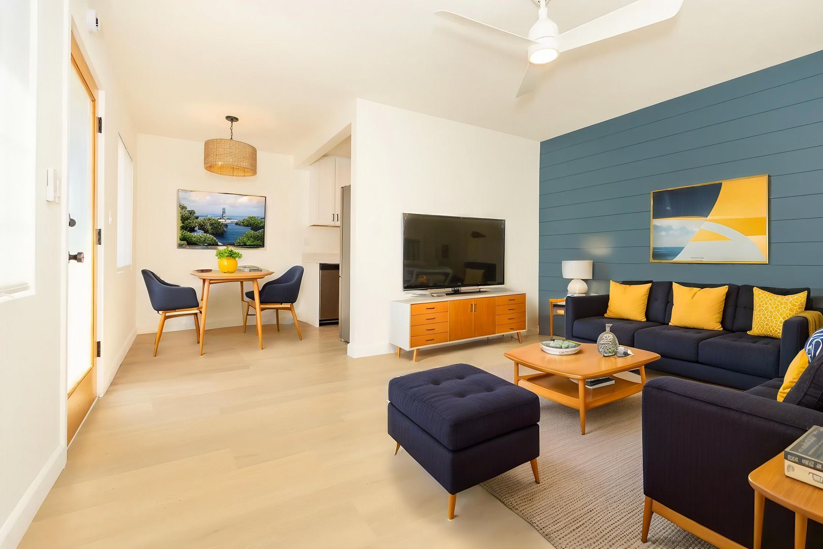 San Diego Apartment: 1942 Fortuna Ave