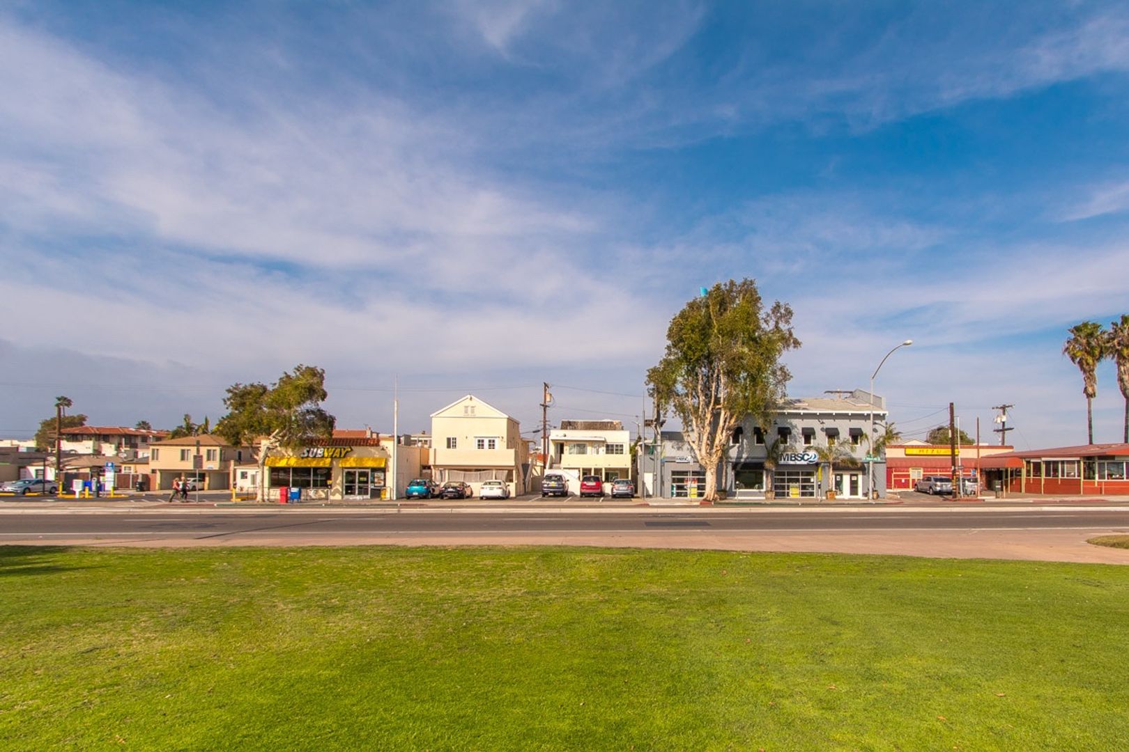 San Diego Apartment: 830 - 832 1/2 West Mission Bay Drive