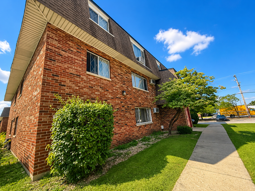 Newly Renovated 2 Bedroom 2 Bath