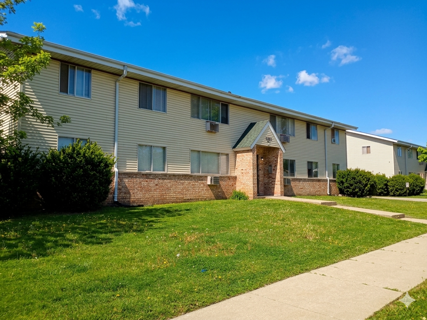 Kenosha Apartment: 4023-4209 50th St., 5020 40th Ave.