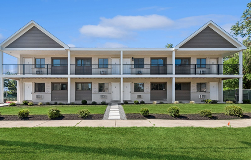 First Floor Studio | Internet Included | Oak Forest – photo 1