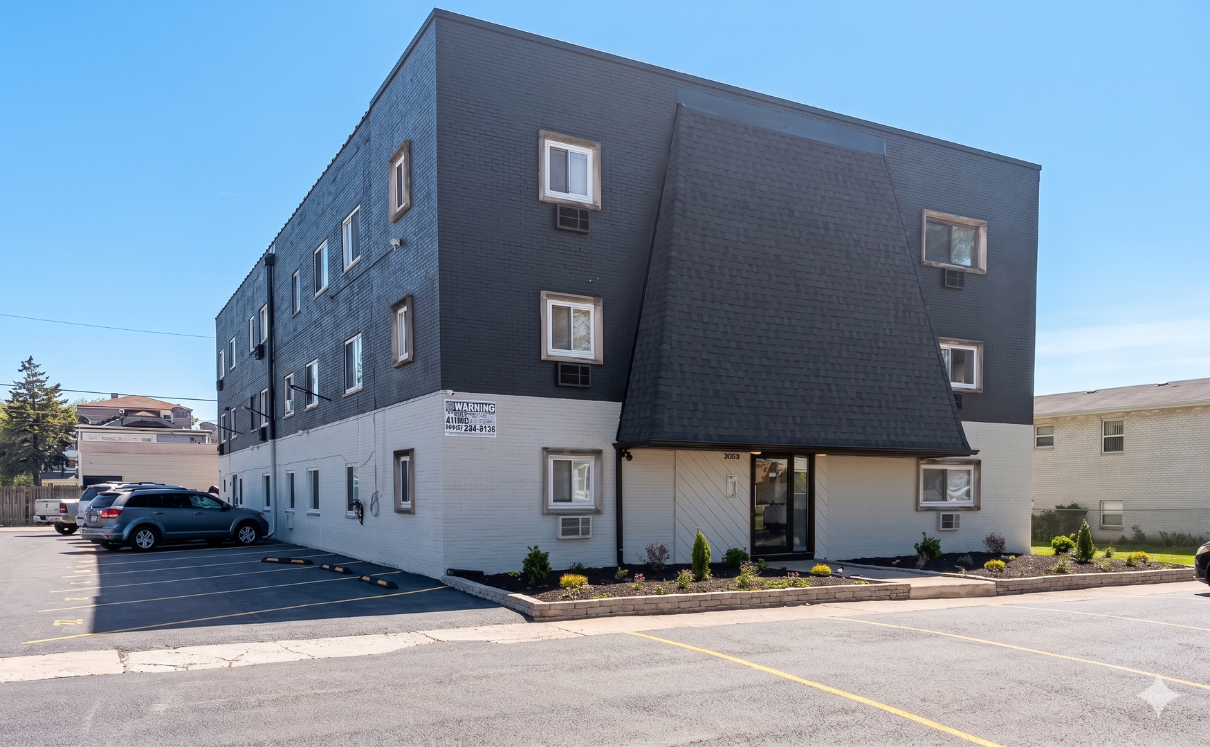 Summit Apartment: 7631 W 63rd Pl