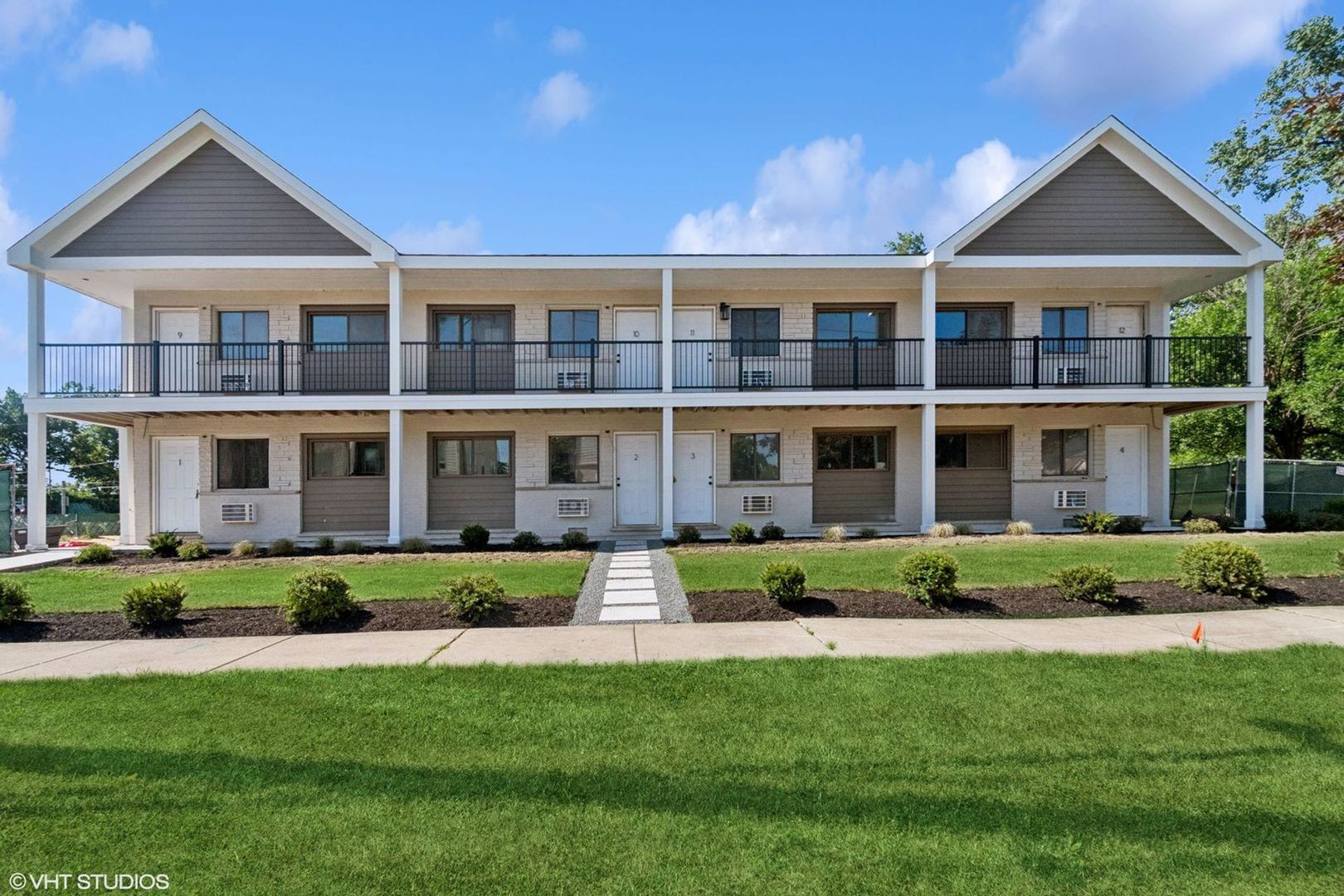 Oak Forest Apartment: 15701 Lamon Ave.