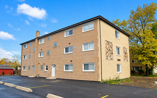 New Listing – 2 Bed / 1 Bath Apartment