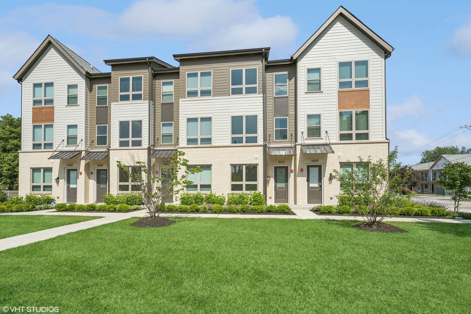 Oak Forest Apartment: 4800 W. 157th St.