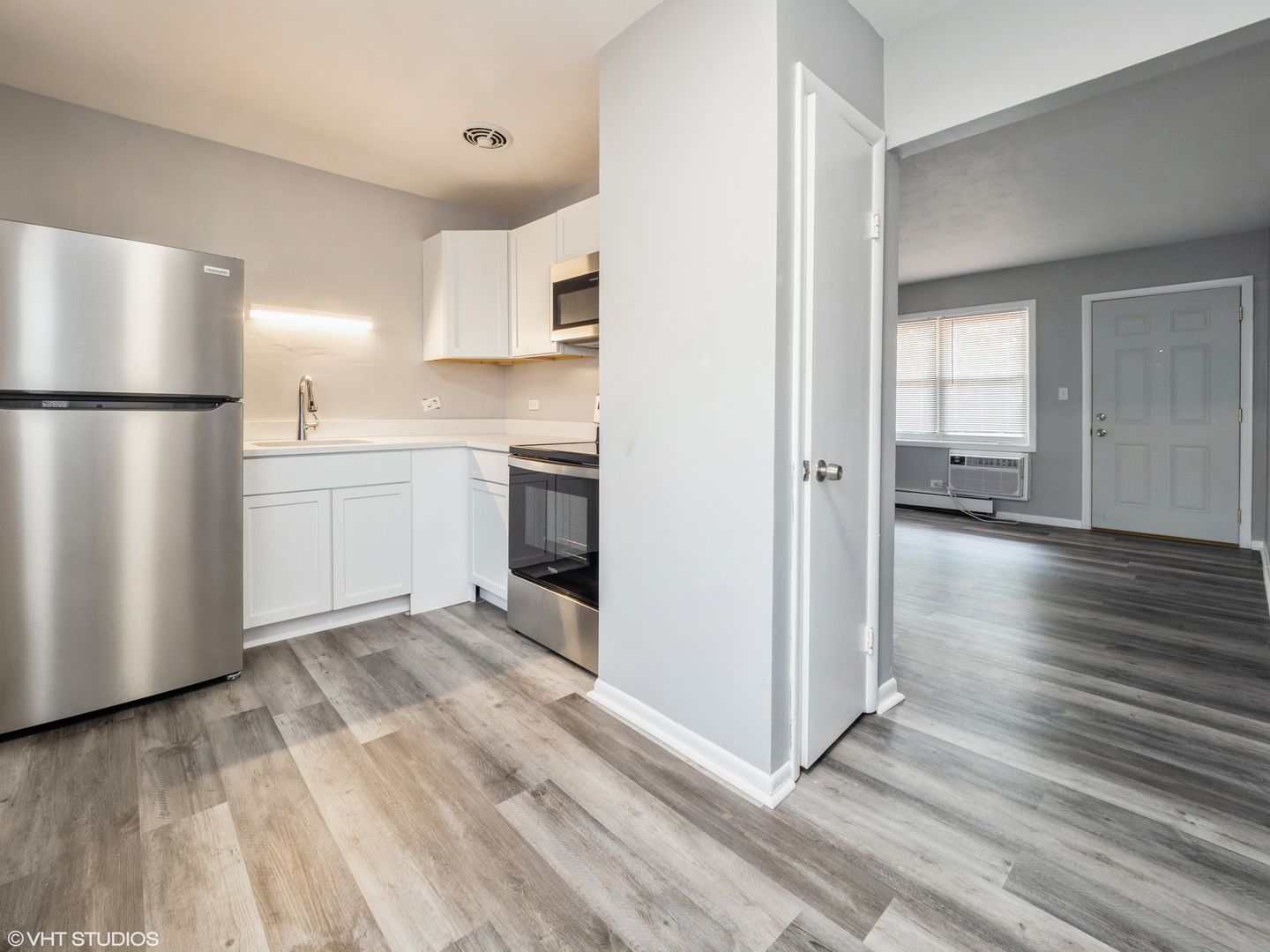 Palatine Apartment: 410-440 W. Palatine Road