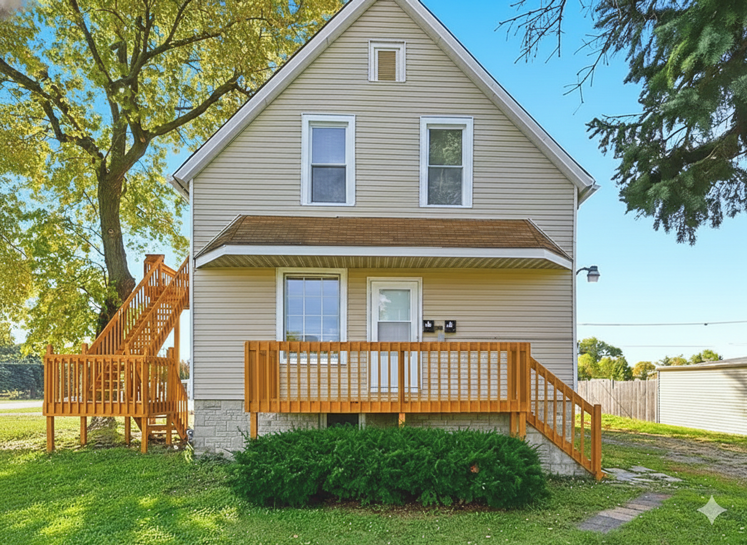 Chicago Apartment: 7635 W Foster Avenue