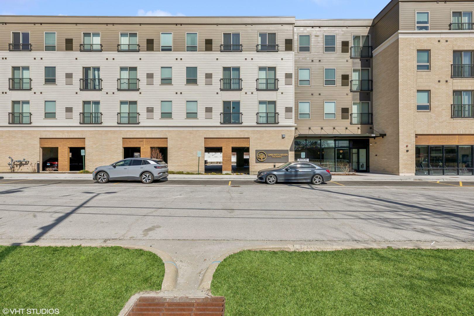 Oak Forest Apartment: 4800 W. 157th St.