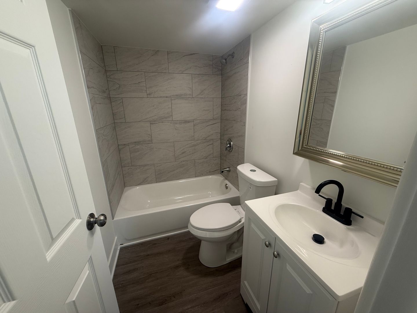 Oak Lawn Apartment: 11035 South Keating Avenue