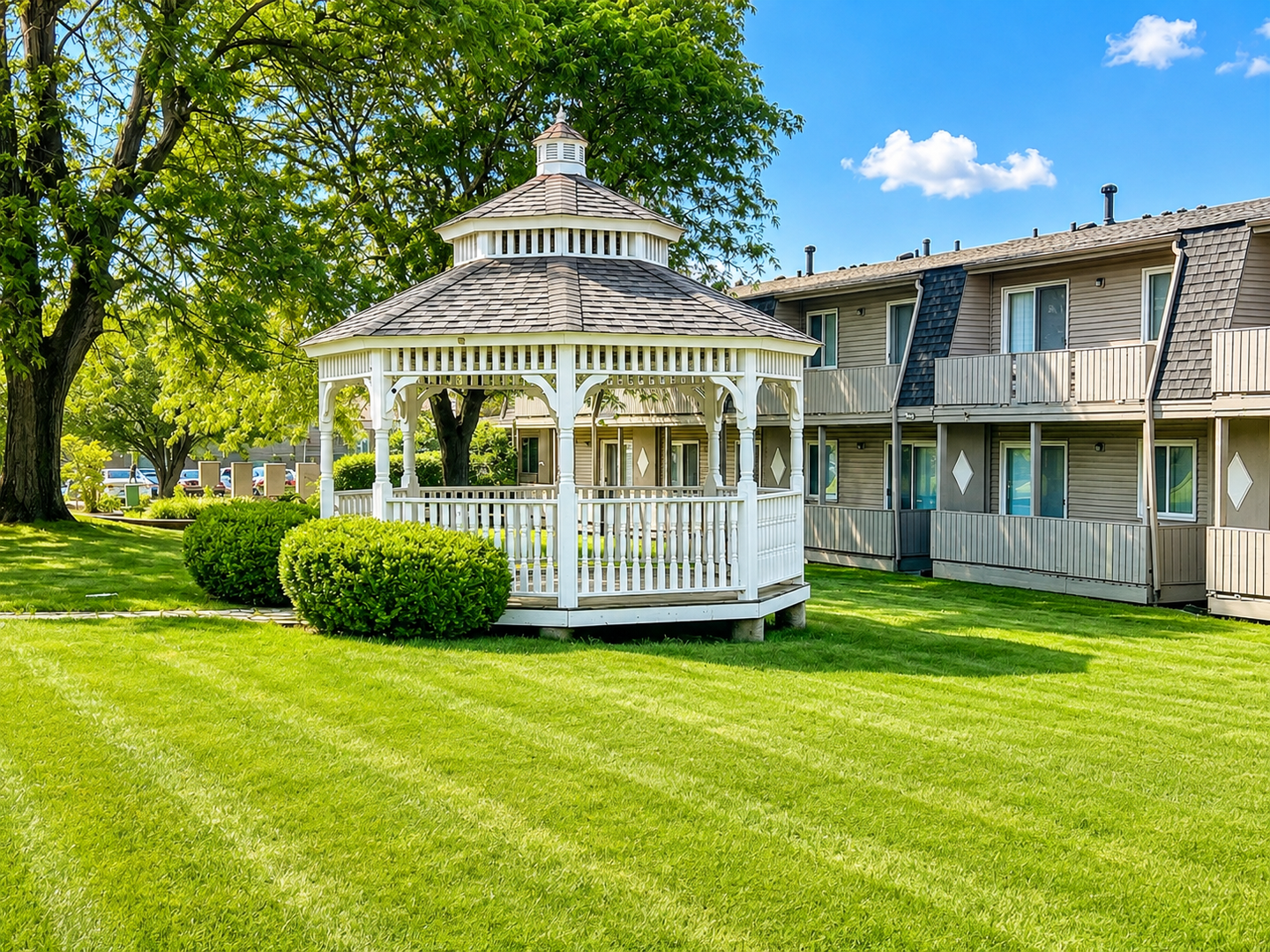 Oak Forest Apartment: 15928-38 S LeClaire Ave.