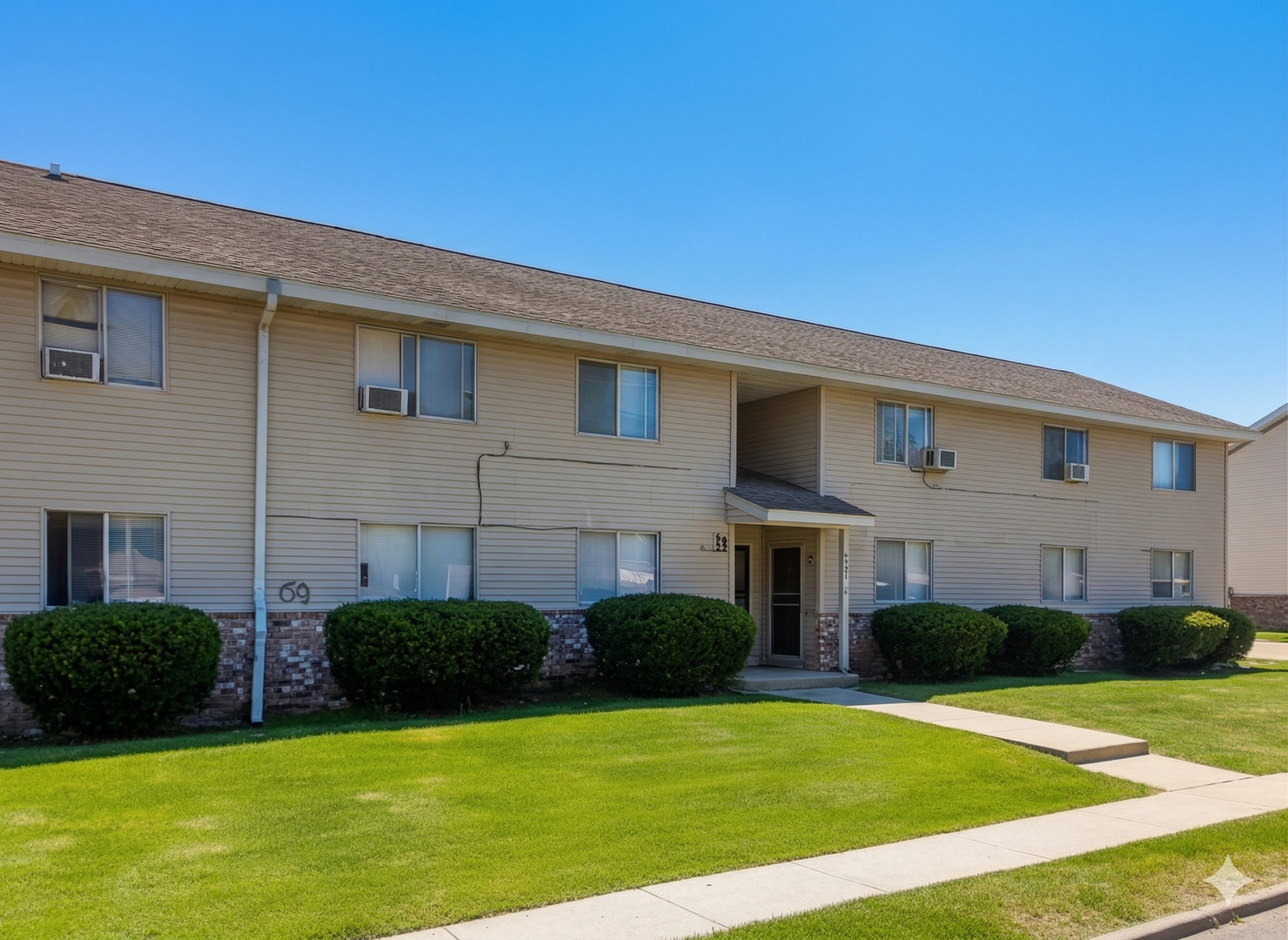 Kenosha Apartment: 4023-4209 50th St., 5020 40th Ave.