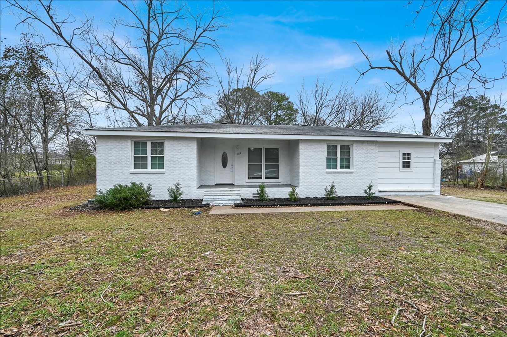 Decatur House: 216 13th Ave SW