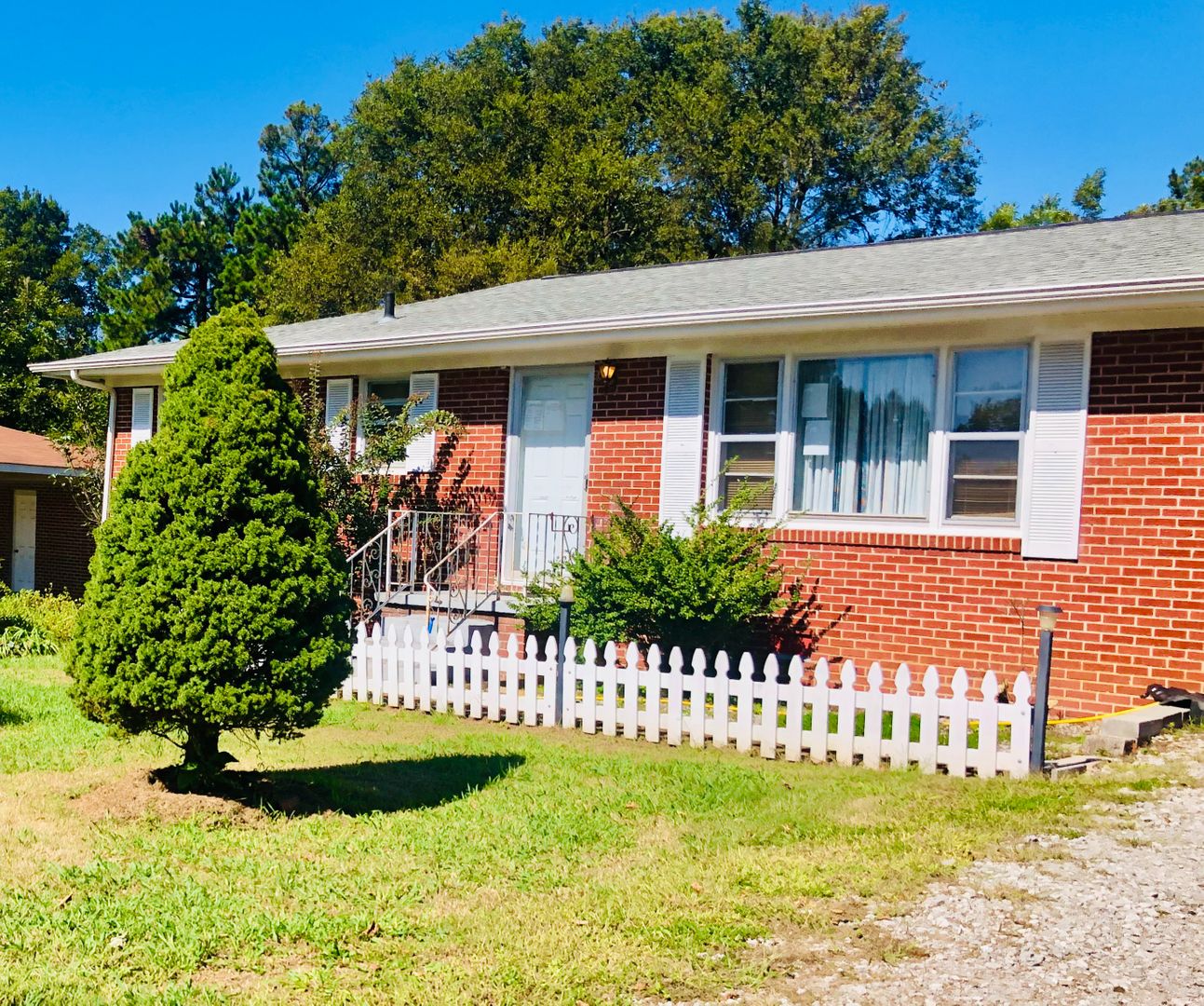 MUSCLE SHOALS House: 112 HIGH POINT AVE
