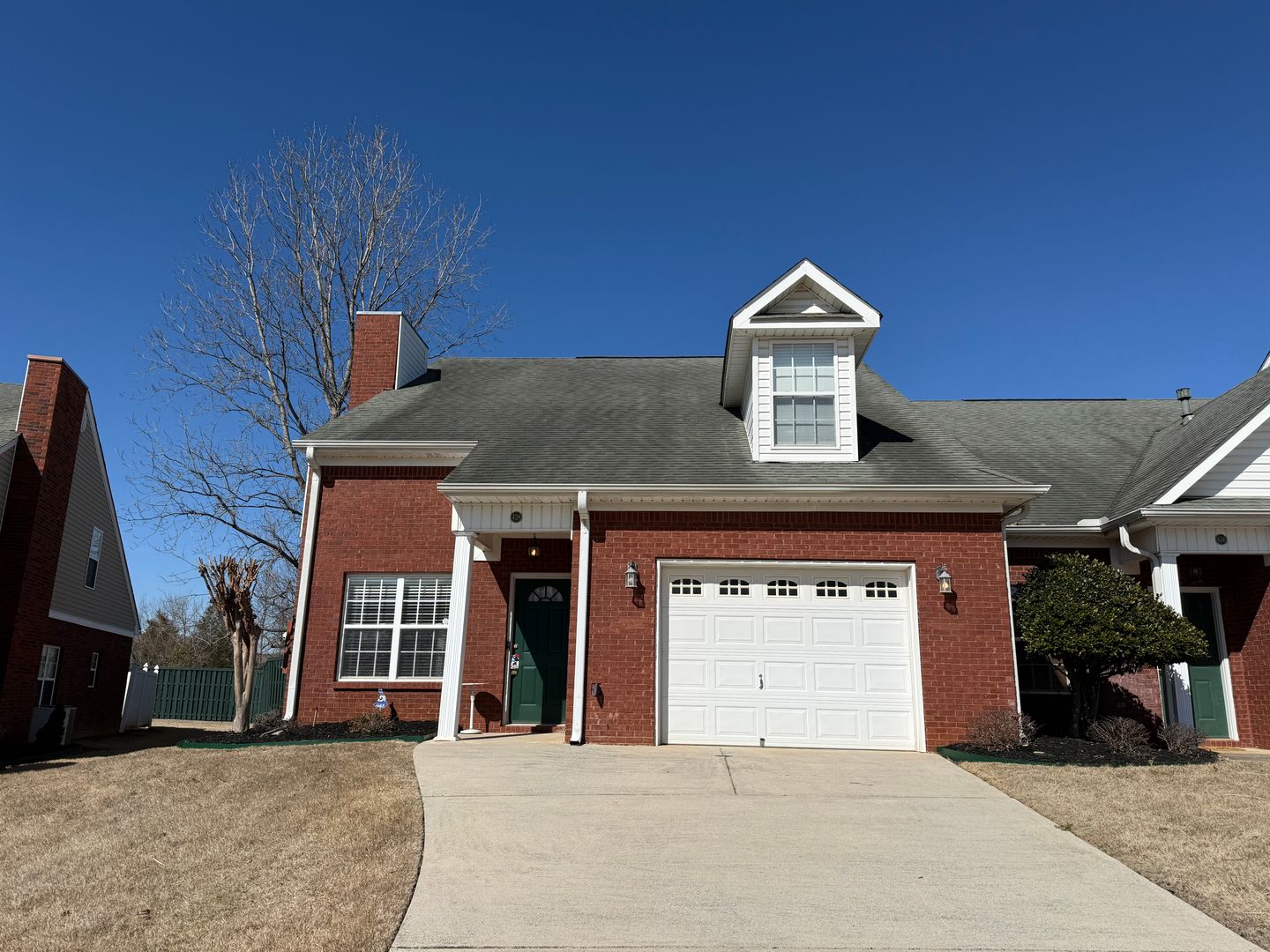 Madison Townhome: 438 Shamrock Dr