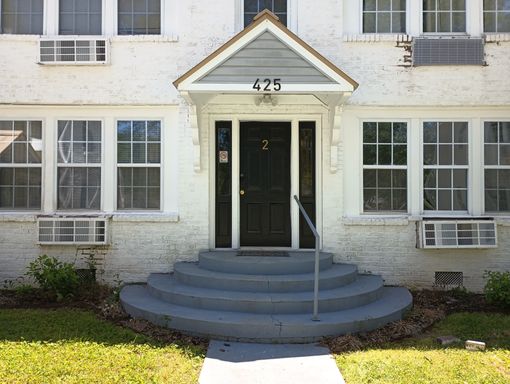 Studio Apartment Available!! **Move In Special**