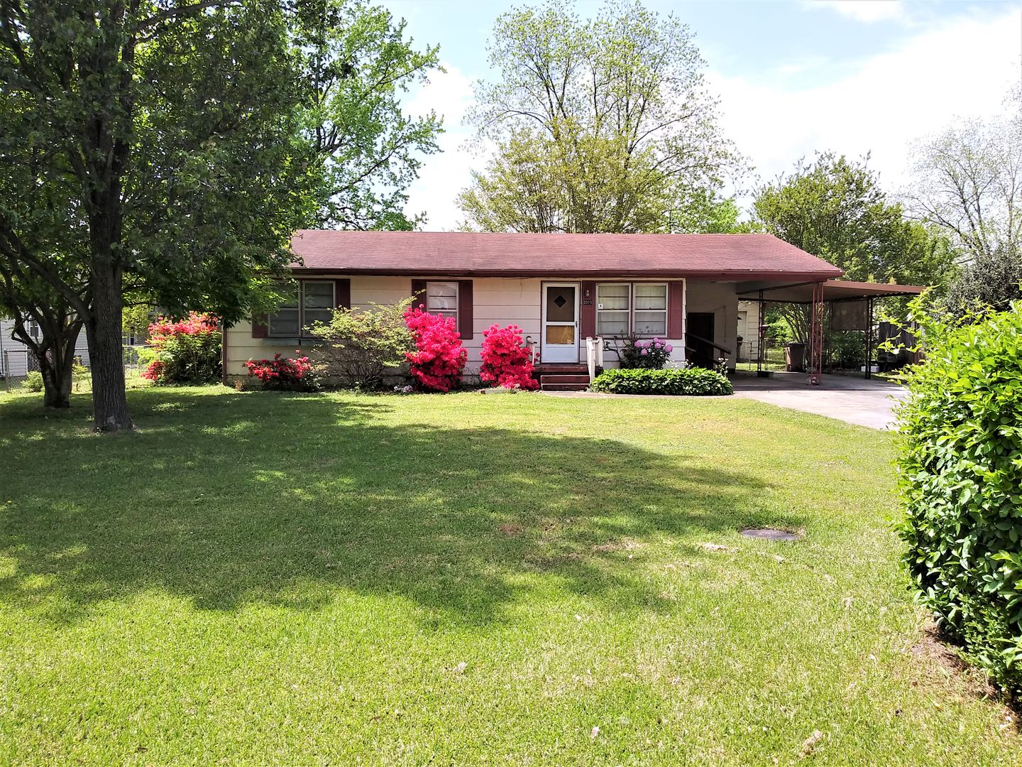 Decatur House: 2019 Morgan Ave SW