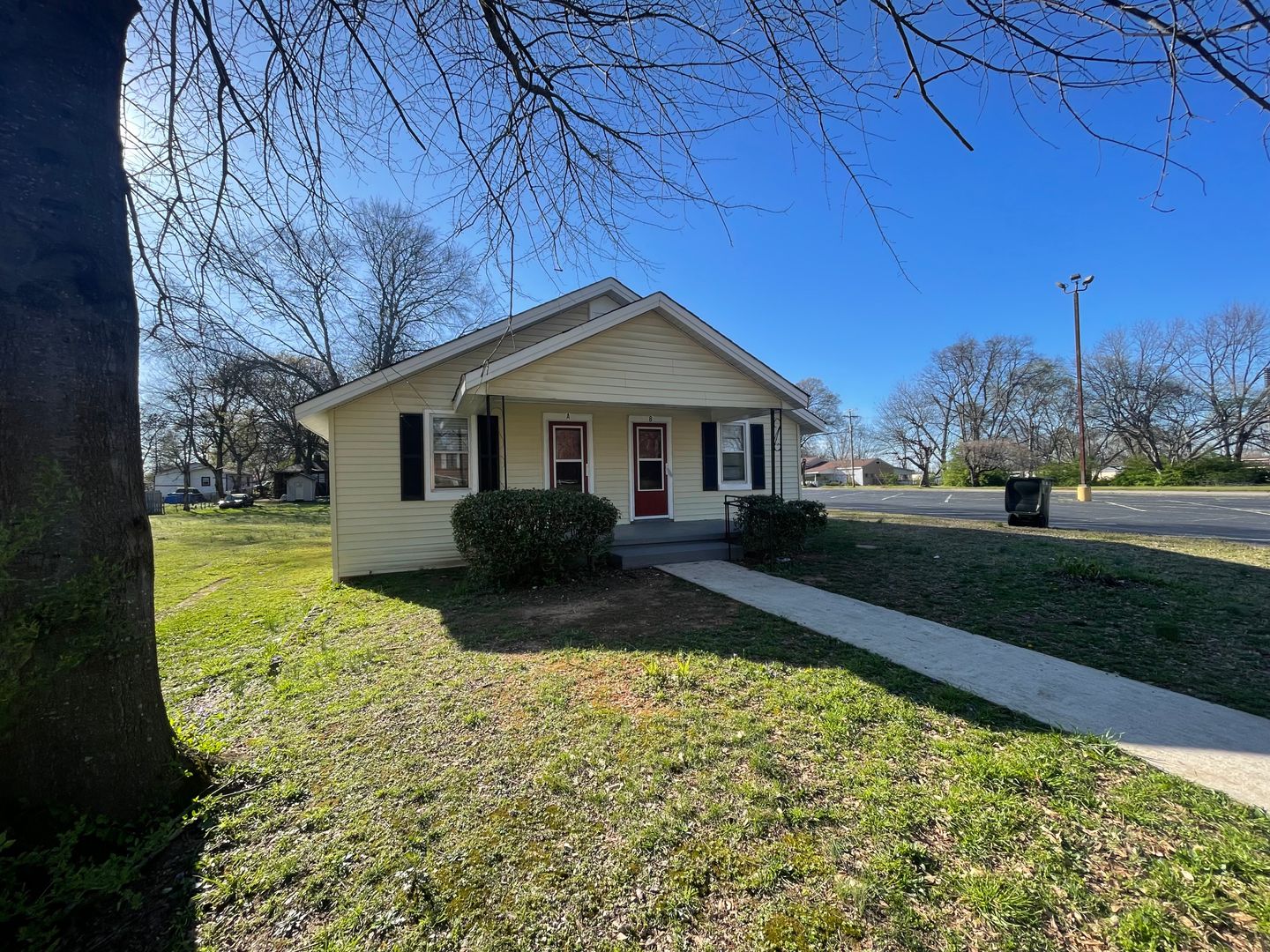 Decatur Apartment: 521 10th Ave NW