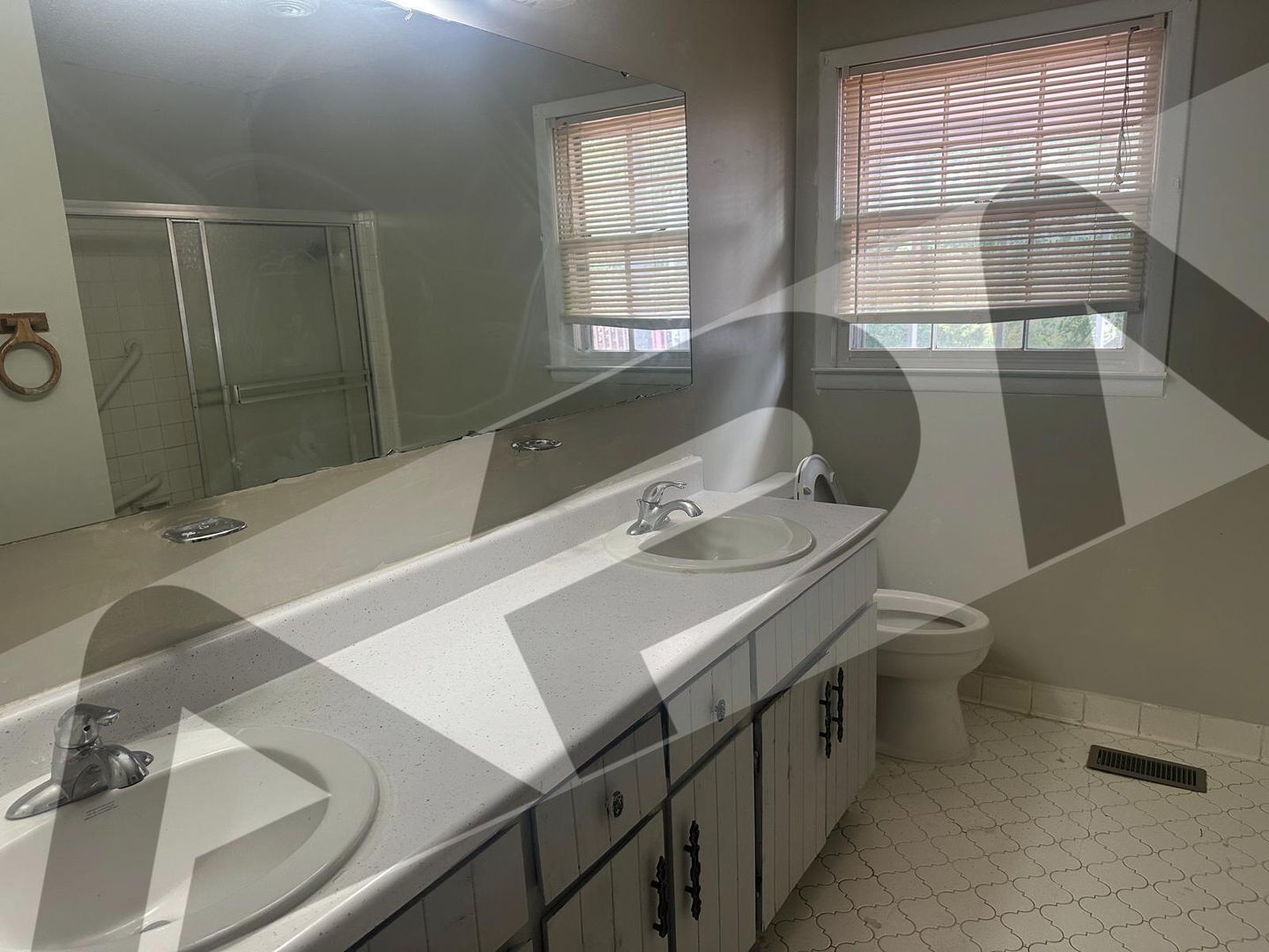 525 Stoney Brook Dr SW 7 of 12