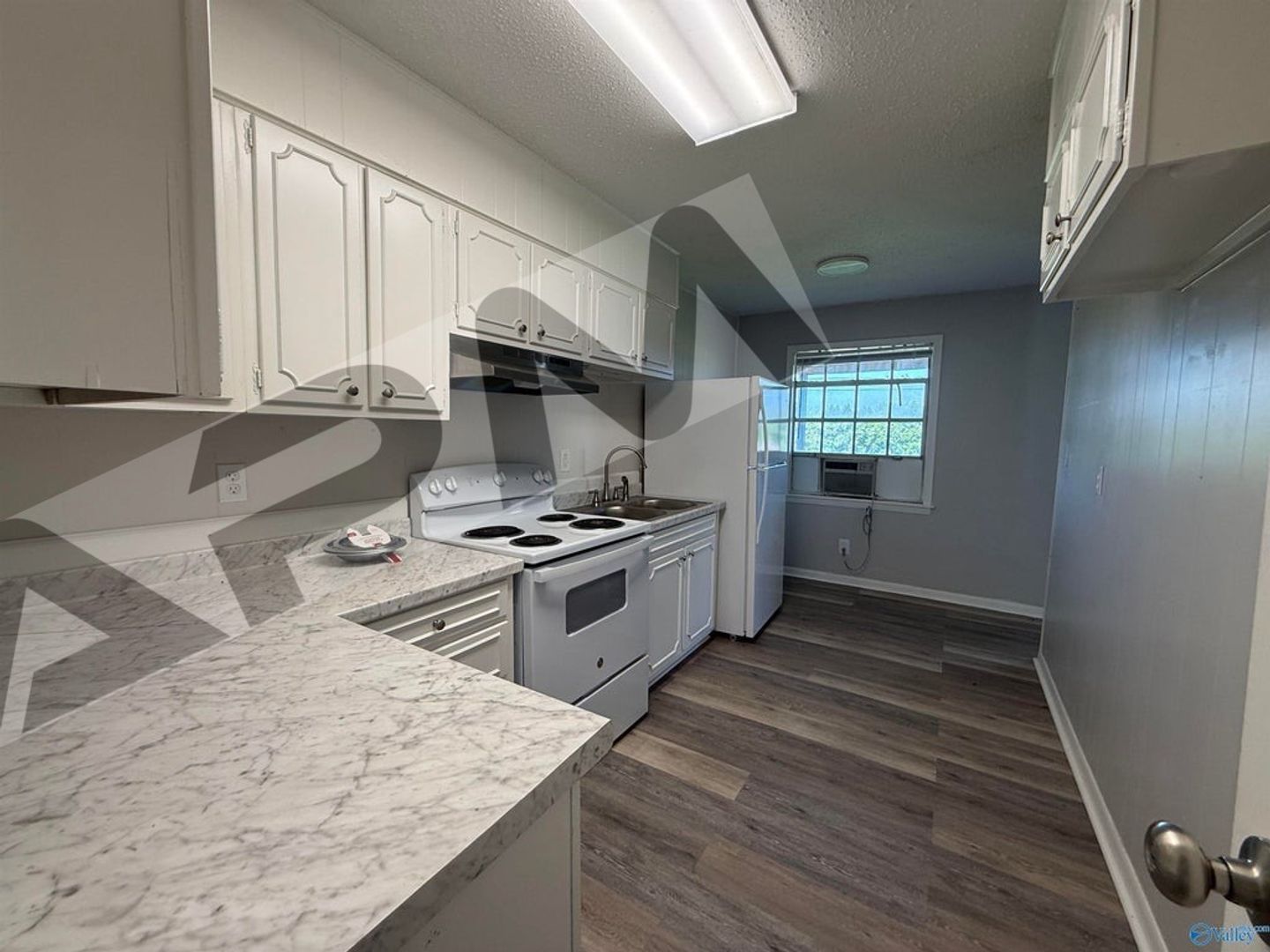 Athens Apartment: 206 Cloverleaf Dr
