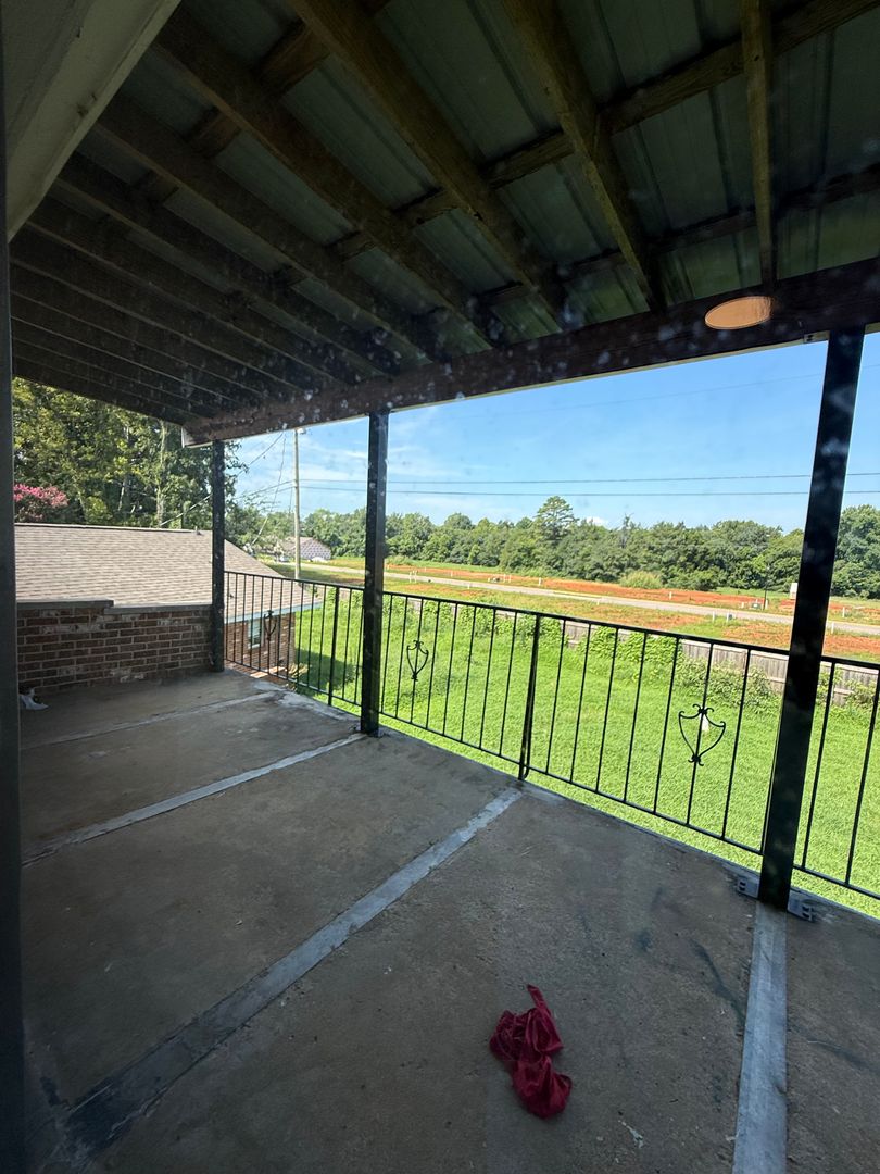 Athens Apartment: 206 Cloverleaf Dr