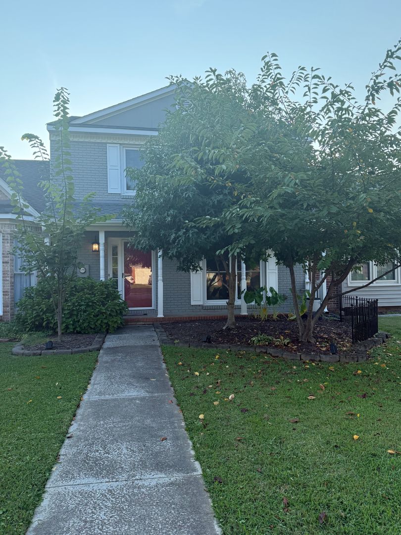 Decatur House: 1820 Brownstone CT SW