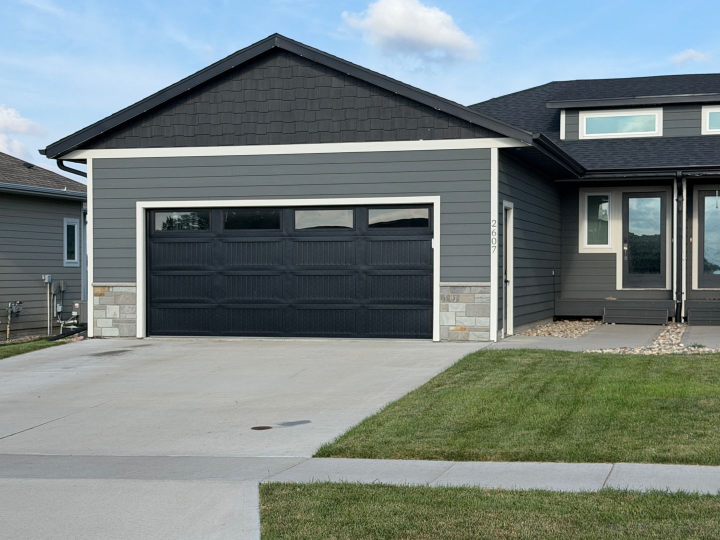 Brandon House: 2607 E Sunburst Dr