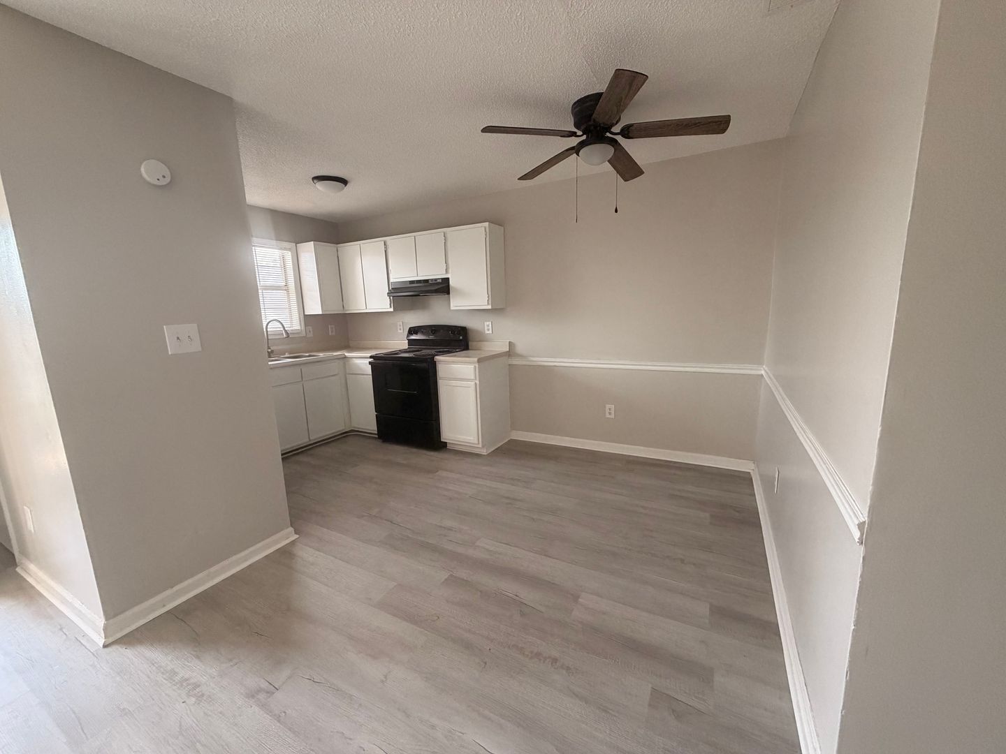 Kernersville Apartment: 317 Pineview Dr.