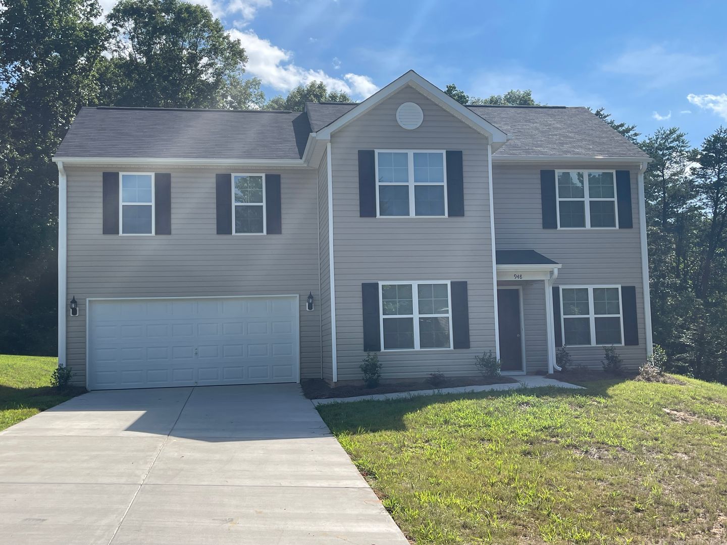 Rural Hall House: 948 Brentwood Park Lane