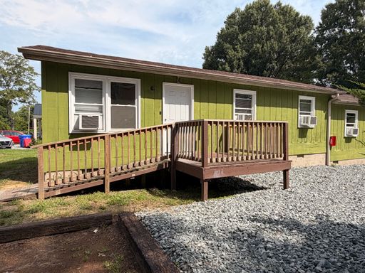 AVAILABLE NOW – Spacious 3-Bedroom Apartment in Thomasville, NC – photo 1
