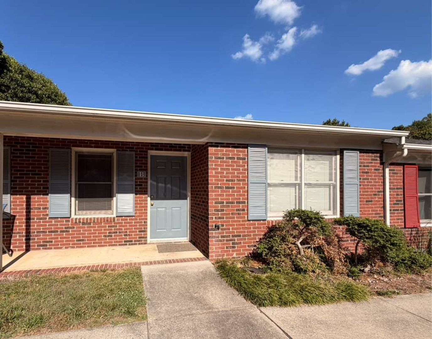 Jamestown Apartment: 3024 A-F Sherrill Avenue
