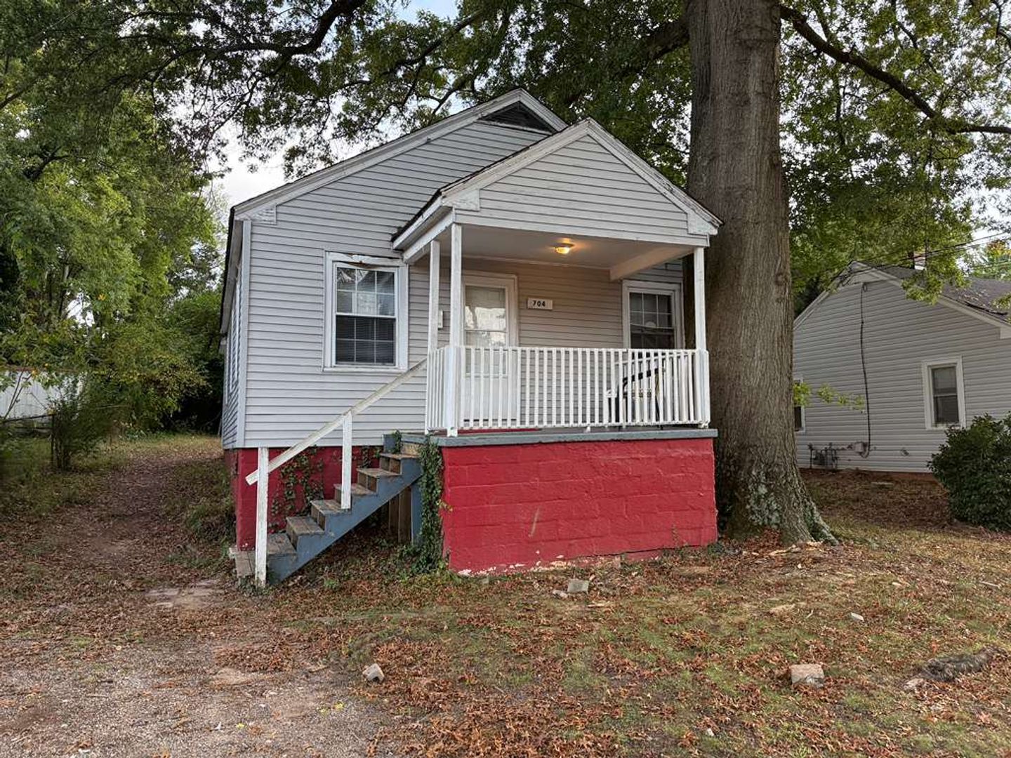 Winston Salem House: 704 W 26th St