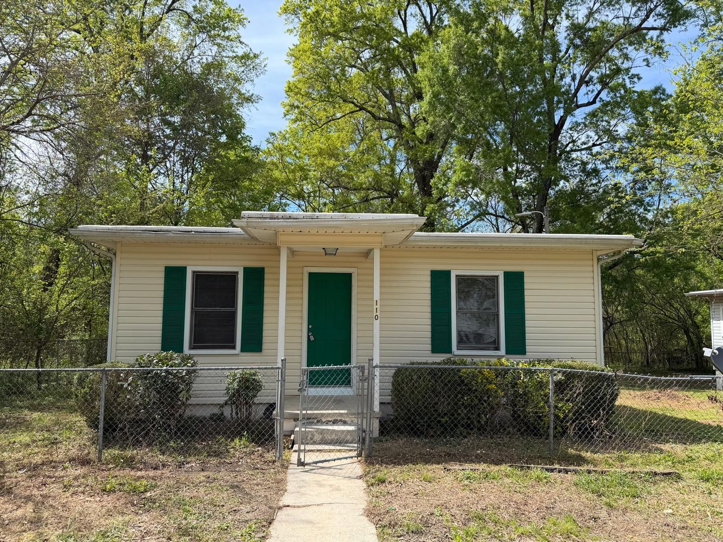 Thomasville House: 110 South St.