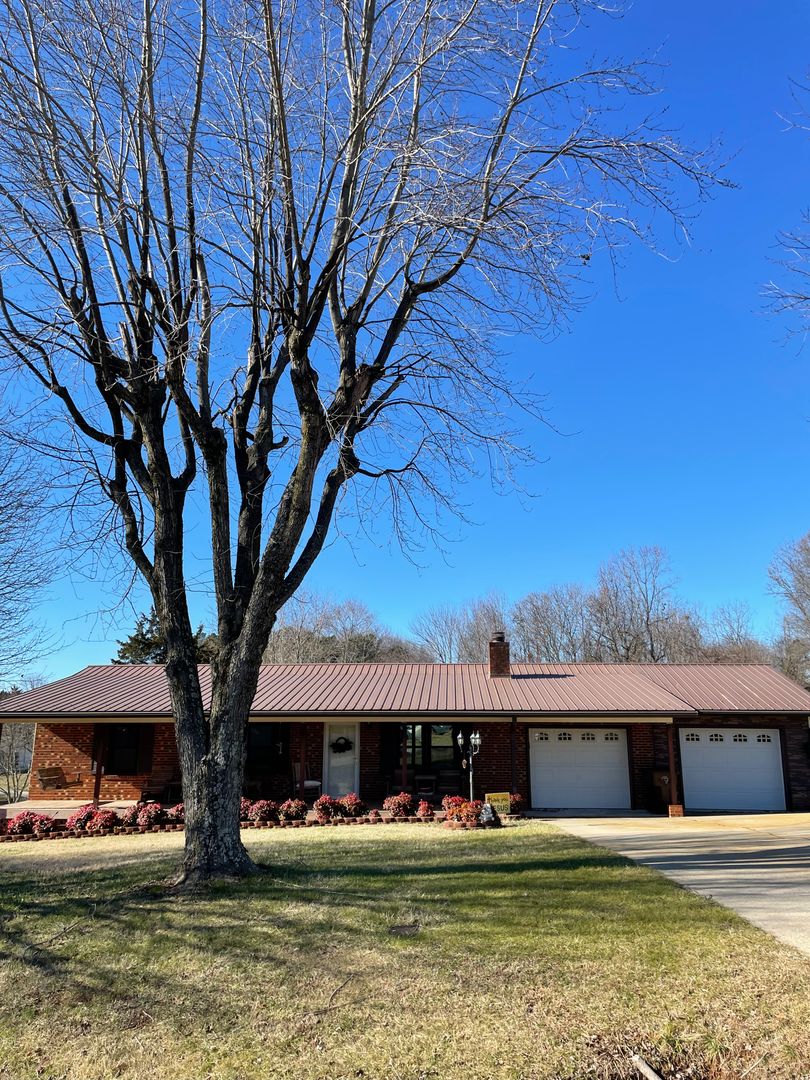 Thomasville House: 4221 Valley Circle