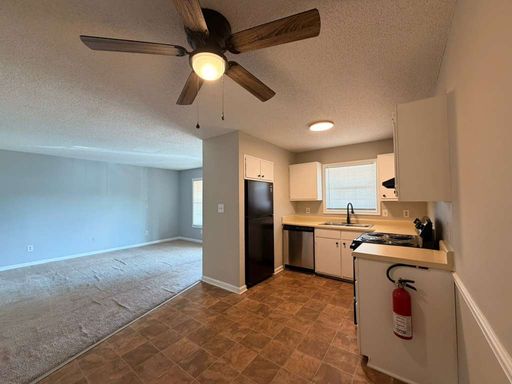 COMING SOON! Spacious 2 Bed, 2 Bath Apartment – *1ST MONTH FREE*
