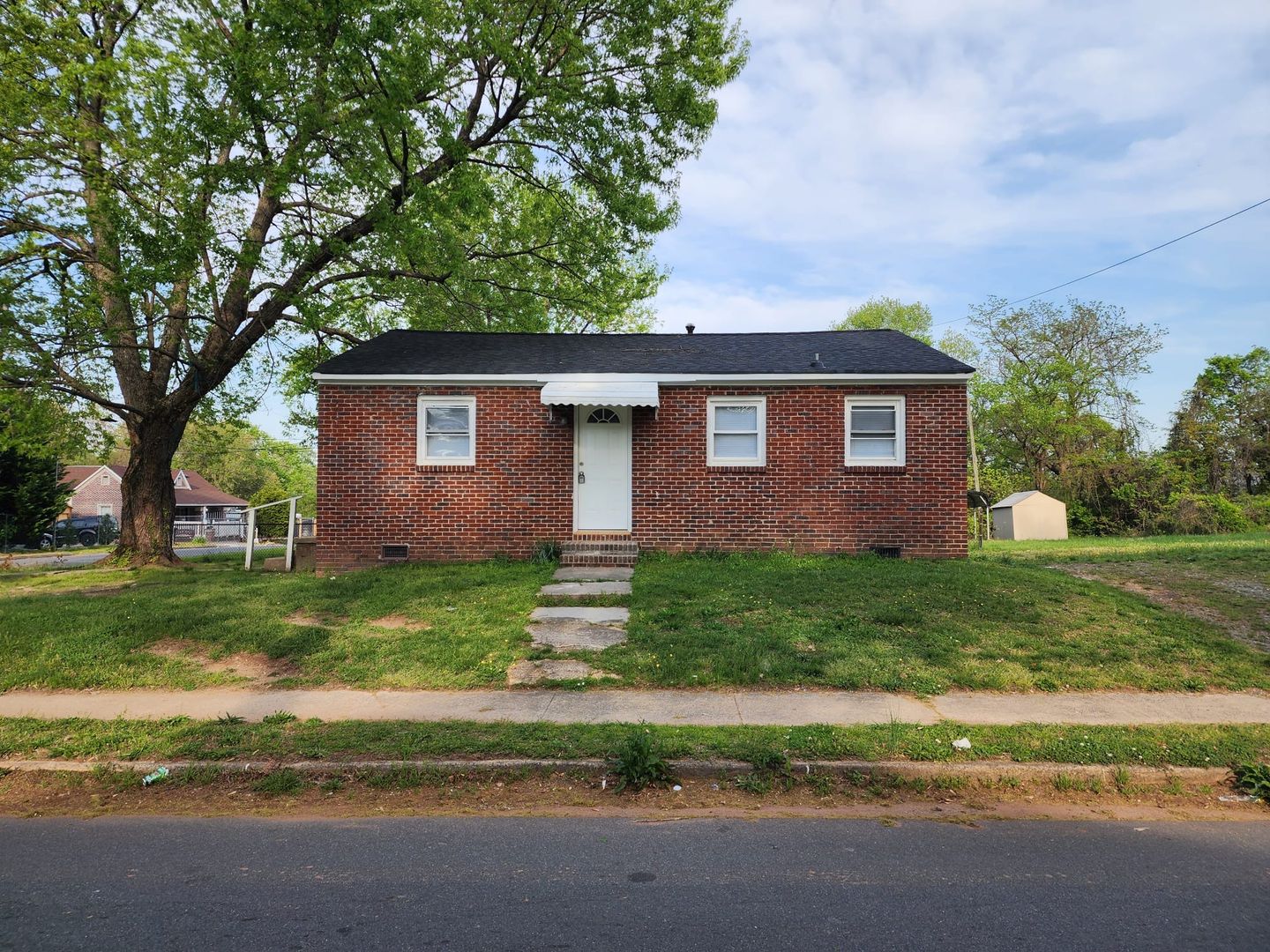 Winston Salem House: 1602 E 23rd St