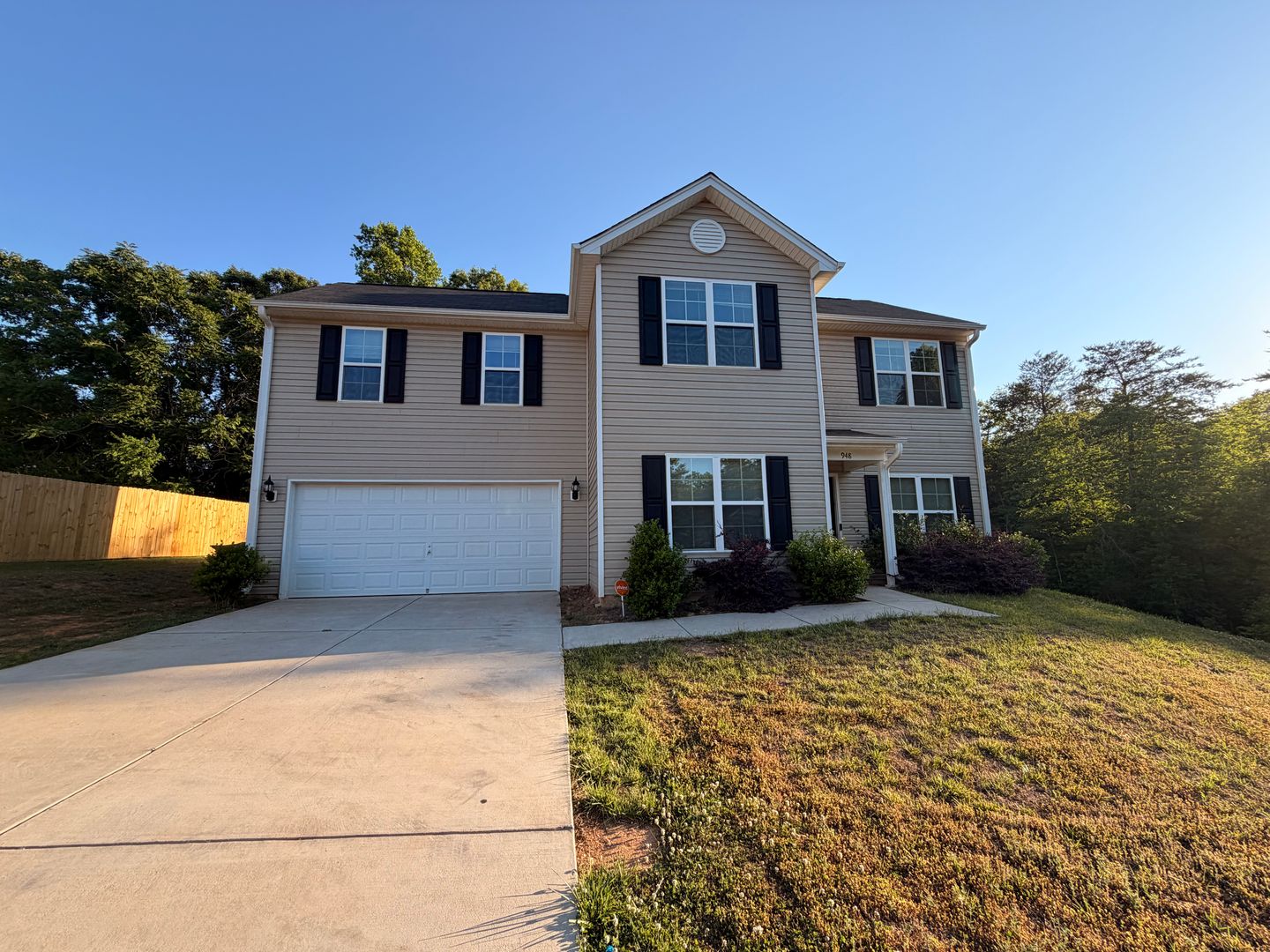 Rural Hall House: 948 Brentwood Park Lane