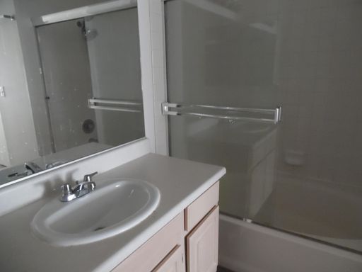 2 bedroom condo with 2 car garage – photo 1