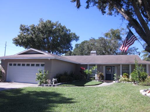 LOVELY UPDATED POOL HOME - POOL AND LAWN SERVICE INCLUDED – photo 1