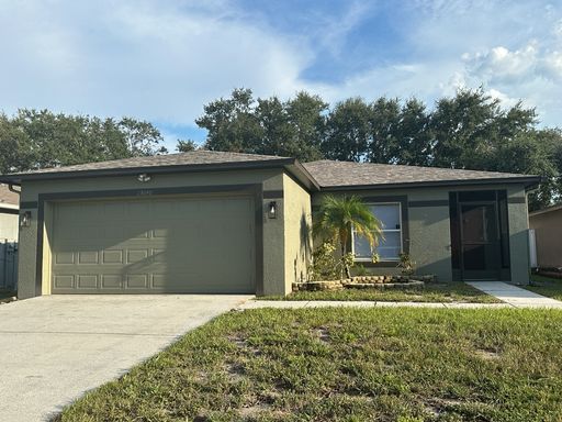 ASHLEY LAKES - FULLY RENOVATED HOME