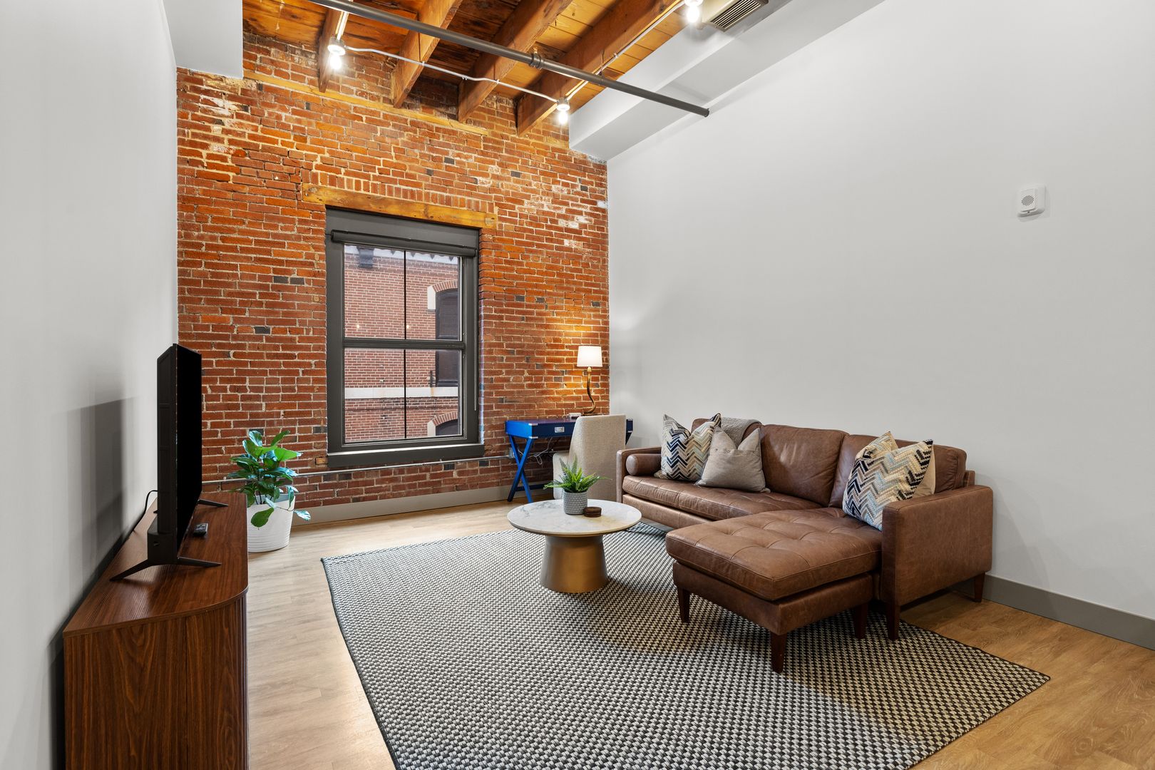 St Louis Apartment: 700-702 N 2nd St